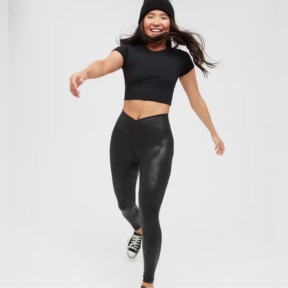 OFFLINE BY AERIE HUGGER
CRACKLE CROSSOVER black faux leather coated LEGGING M - Picture 1 of 2